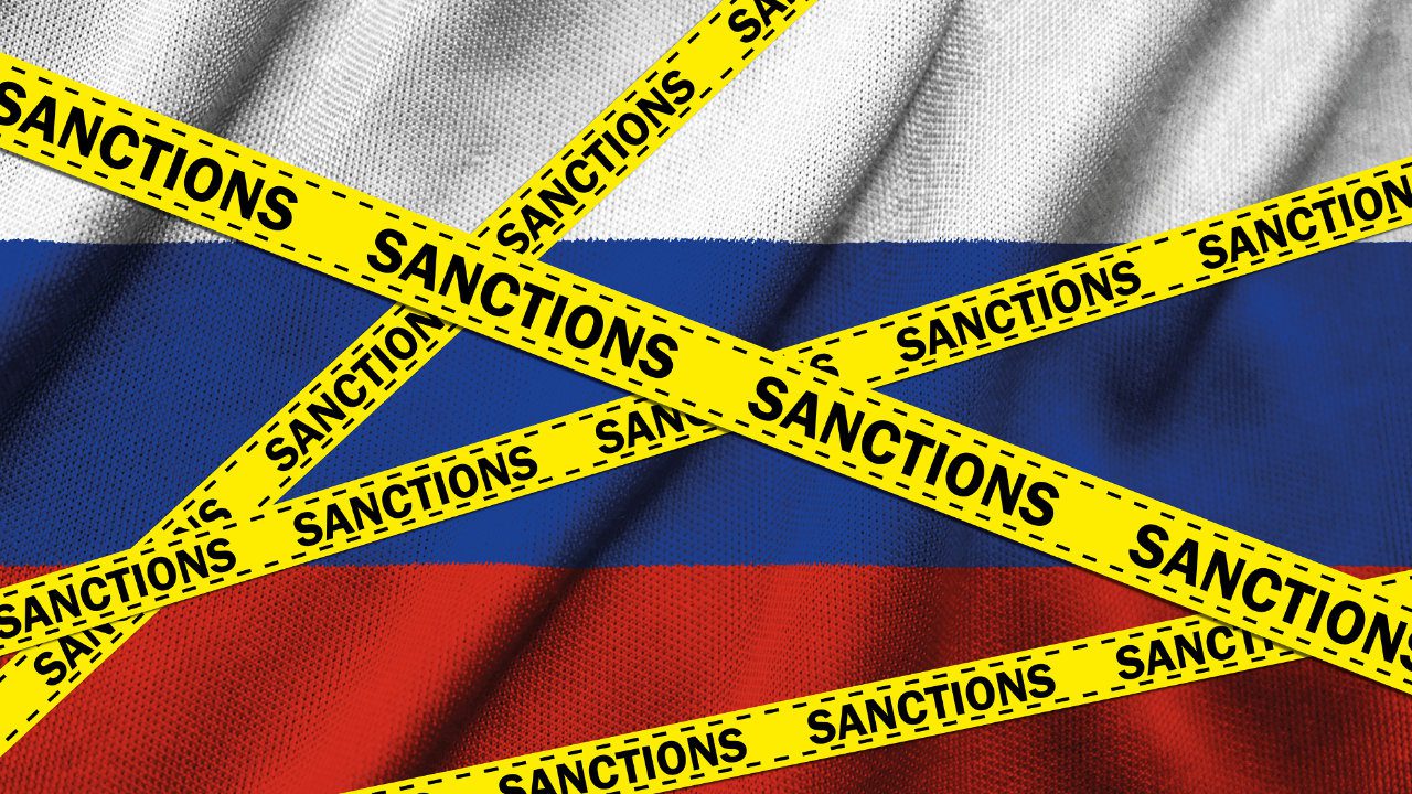 Russian Bank Run Begins as Ruble Plunges to Record Low Amid Escalating Sanctions 2 Russian Bank Run Begins as Ruble Plunges to Record Low Amid Escalating Sanctions