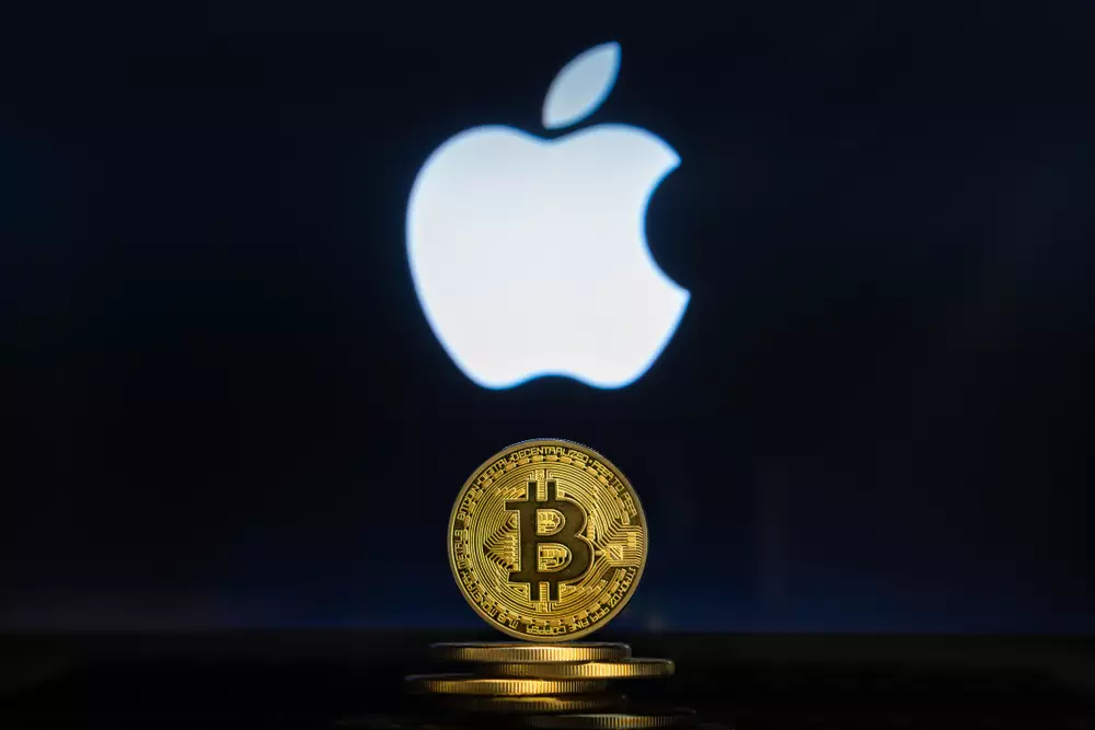 Apple Should Take a Bite Out of Bitcoin