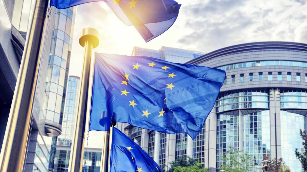 EU Regulator Warns About Crypto — Questions Whether Many Will Survive 2 EU Regulator Warns About Crypto — Questions Whether Many Will Survive