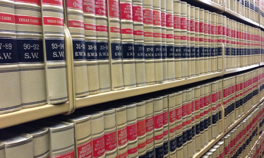 law books g4ec0c75fe 1280 1000x600 1