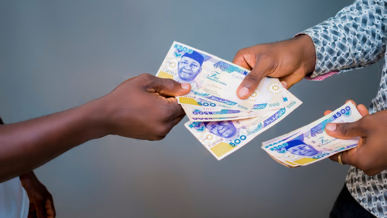 Nigerian Central Bank Hikes Key Interest Rate Just Days After Naira Plunges to New Low 2 shutterstock 1326173165