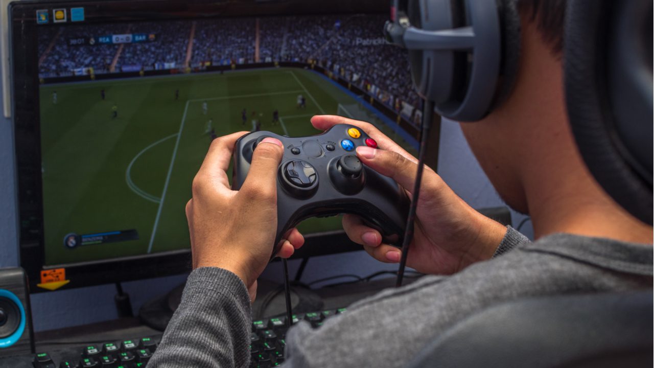 Xbox Boss Phil Spencer Calls Today’s Metaverse a ‘Poorly Built Video Game’ 2 xbox phil spencer