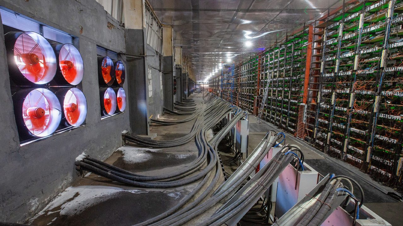 Despite Significant Difficulty and Low BTC Price, Bitcoin’s Hashrate Continues to Climb Higher 2 Despite Significant Difficulty and Low BTC Price, Bitcoin’s Hashrate Continues to Climb Higher